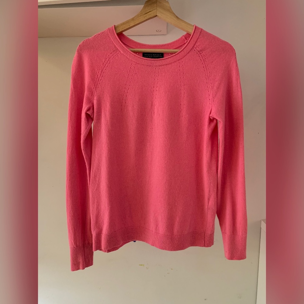 Banana Republic Pink Round Neck Sweater